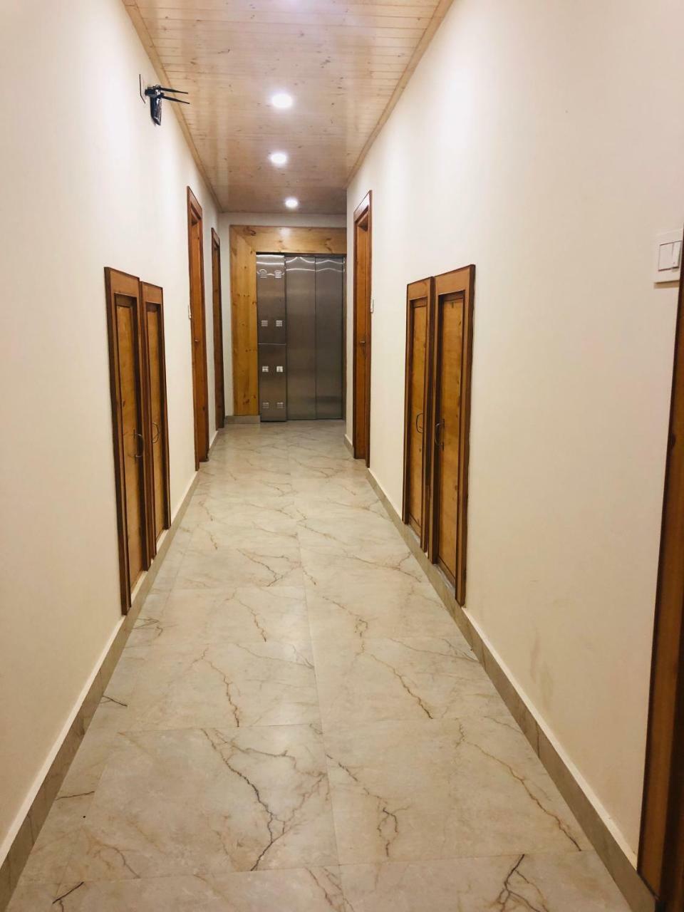 Pashmina Hotel Manali (Himachal Pradesh)